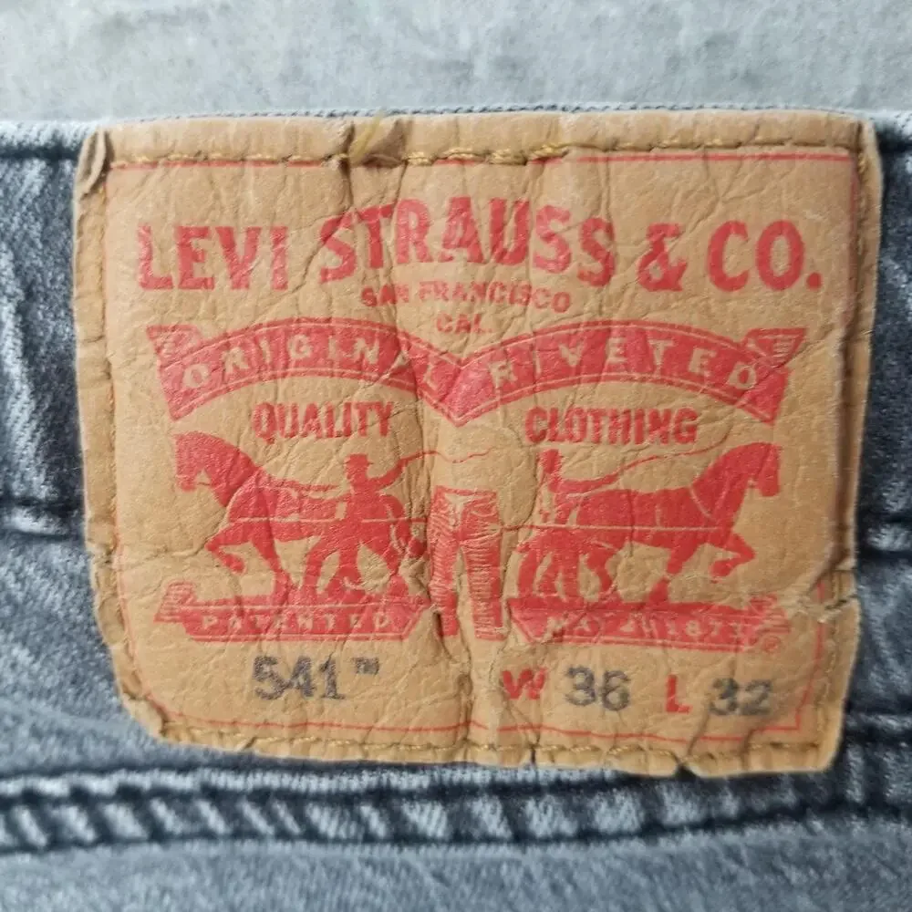 Levis 541 Jeans Mens 36x31 Gray Light‎ Wash Athletic Tapered Stretch Denim Pants